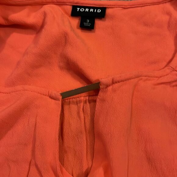 Torrid blouse 3 - Picture 6 of 7